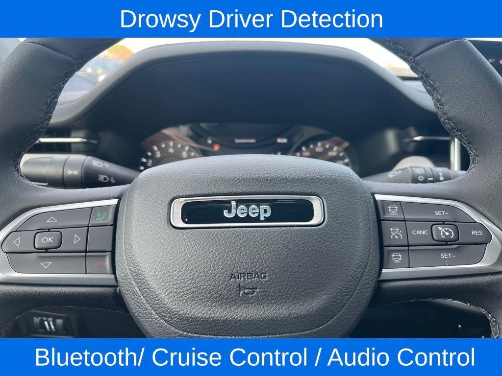 new 2025 Jeep Compass car, priced at $30,333