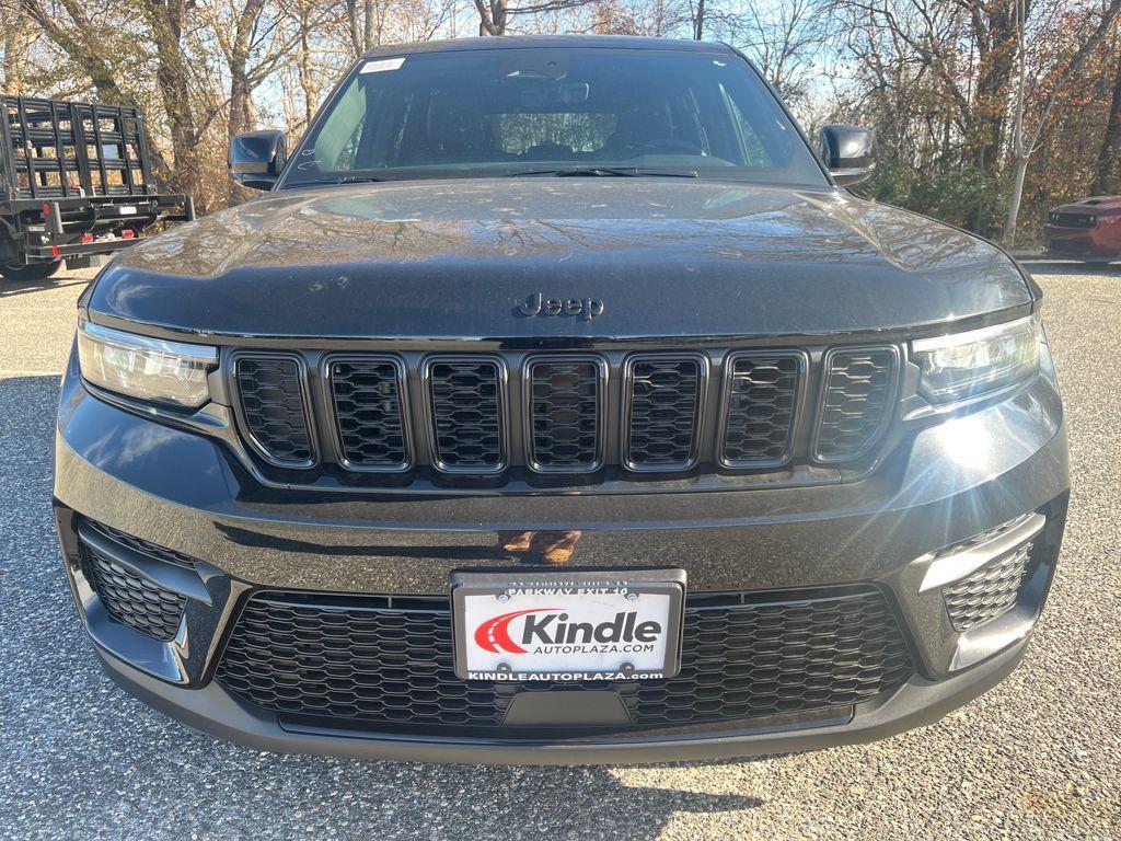 new 2025 Jeep Grand Cherokee car, priced at $44,053