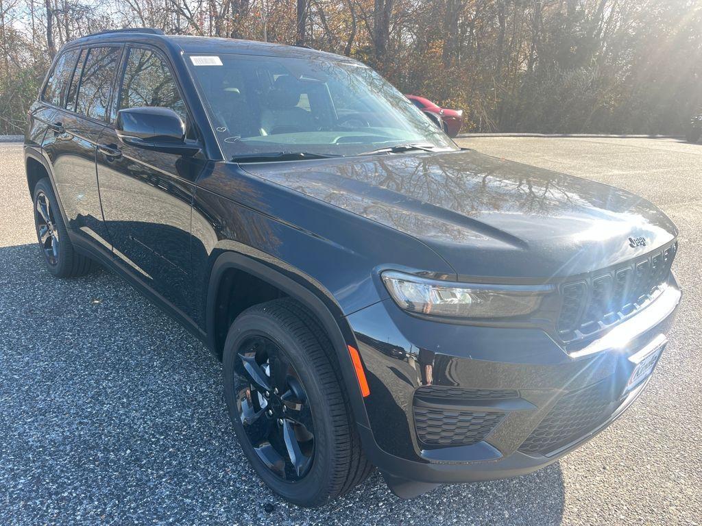 new 2025 Jeep Grand Cherokee car, priced at $44,053