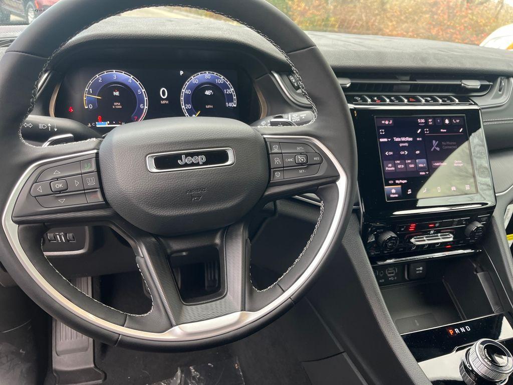 new 2025 Jeep Grand Cherokee car, priced at $40,271