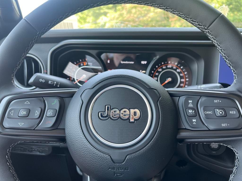 new 2025 Jeep Gladiator car, priced at $47,343