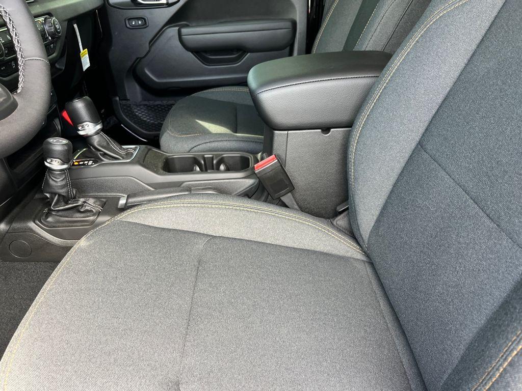 new 2025 Jeep Wrangler car, priced at $38,715