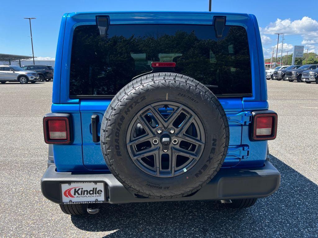 new 2025 Jeep Wrangler car, priced at $43,619