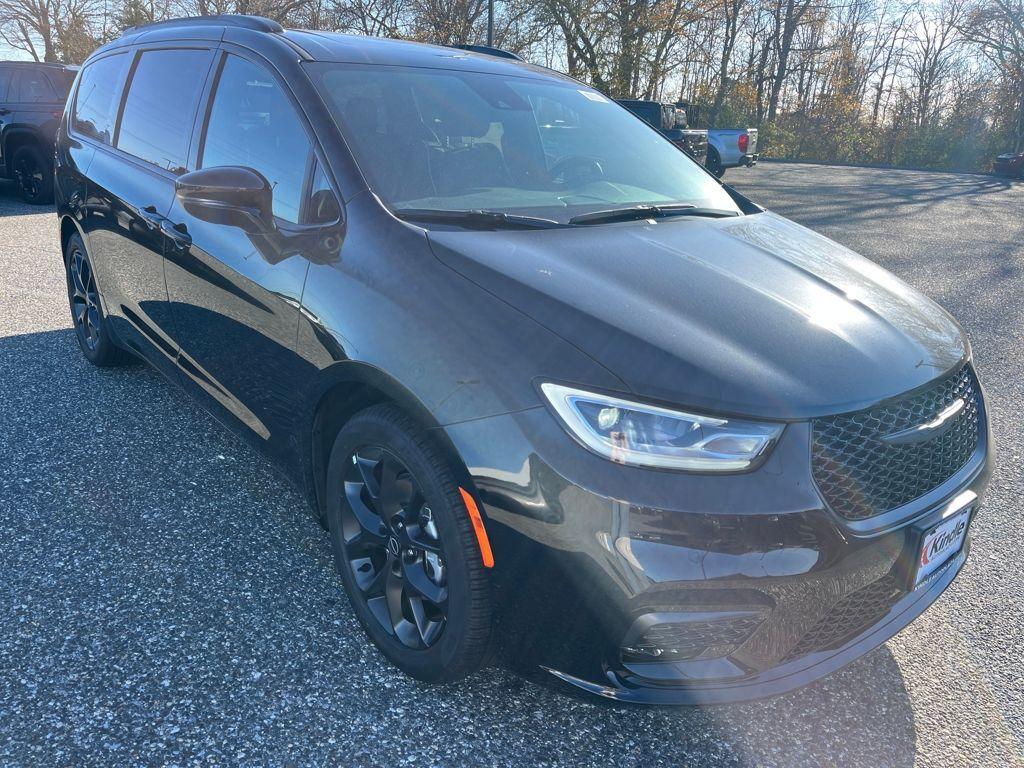 new 2026 Chrysler Pacifica car, priced at $48,183