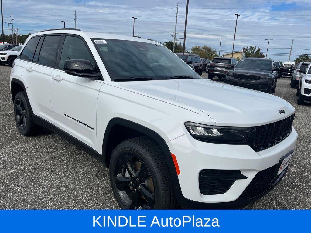 new 2025 Jeep Grand Cherokee car, priced at $43,517