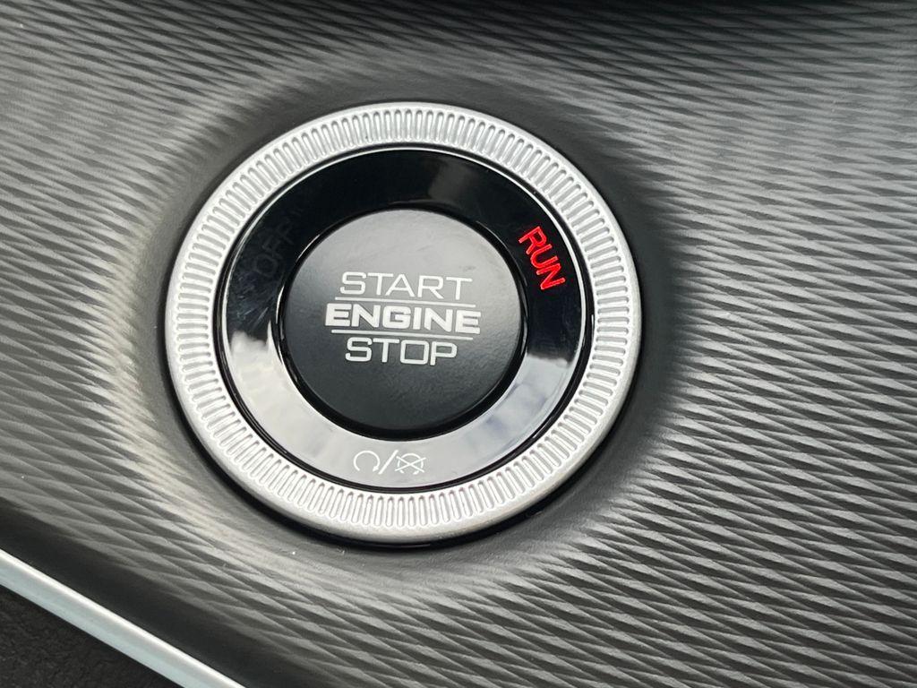 new 2025 Jeep Grand Cherokee car, priced at $43,517