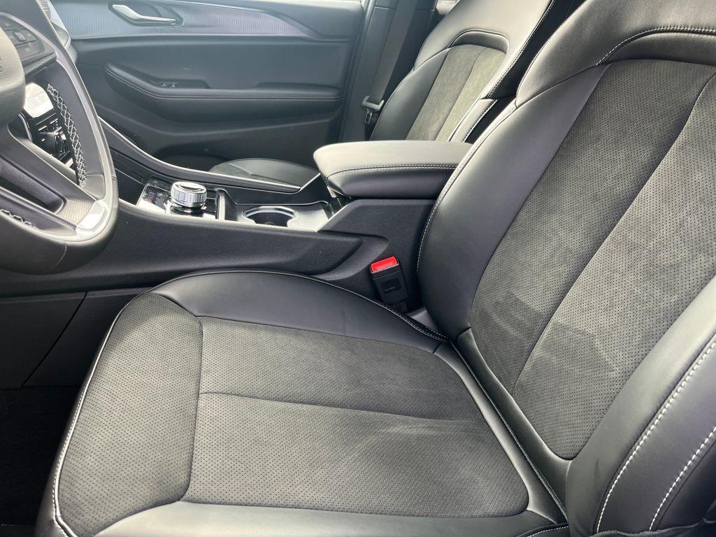 new 2025 Jeep Grand Cherokee car, priced at $43,517