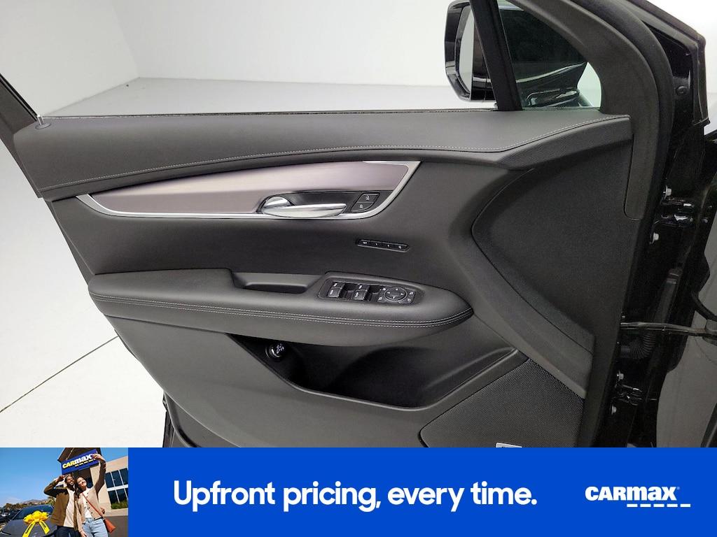 used 2024 Cadillac XT6 car, priced at $40,998