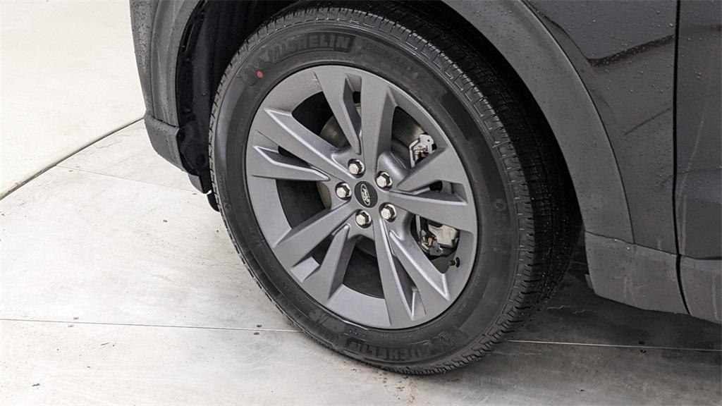 new 2025 Ford Explorer car, priced at $48,660