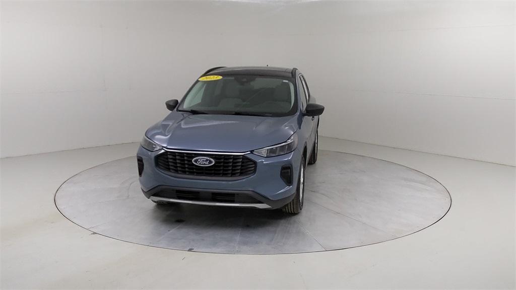 used 2023 Ford Escape car, priced at $20,987
