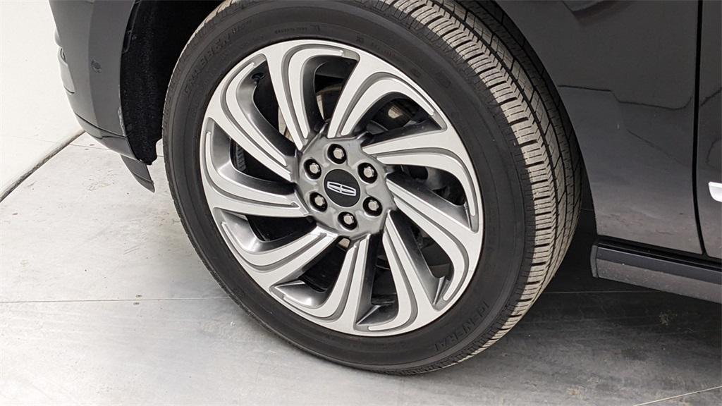 used 2024 Lincoln Navigator L car, priced at $75,548