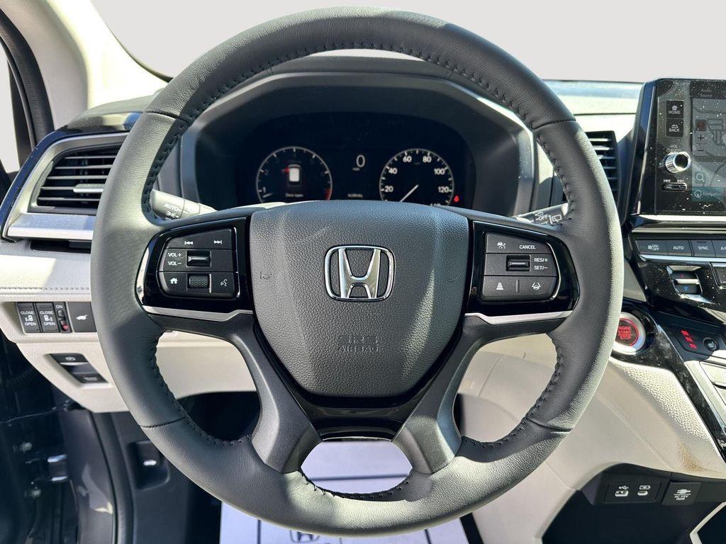 new 2026 Honda Odyssey car, priced at $47,635