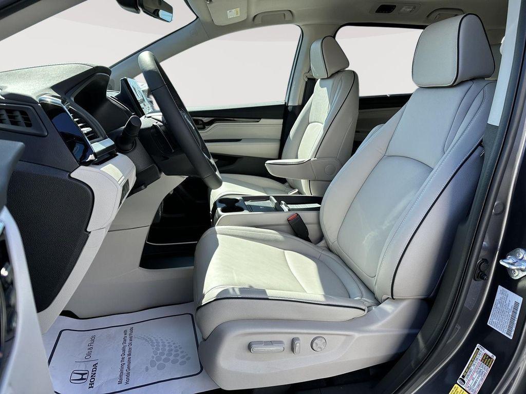 new 2026 Honda Odyssey car, priced at $47,635
