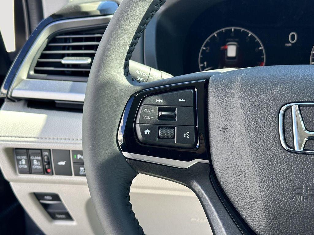 new 2026 Honda Odyssey car, priced at $47,635