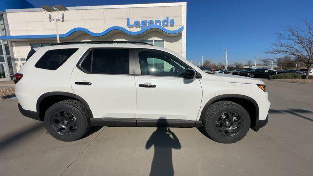 new 2025 Honda Pilot car, priced at $49,850