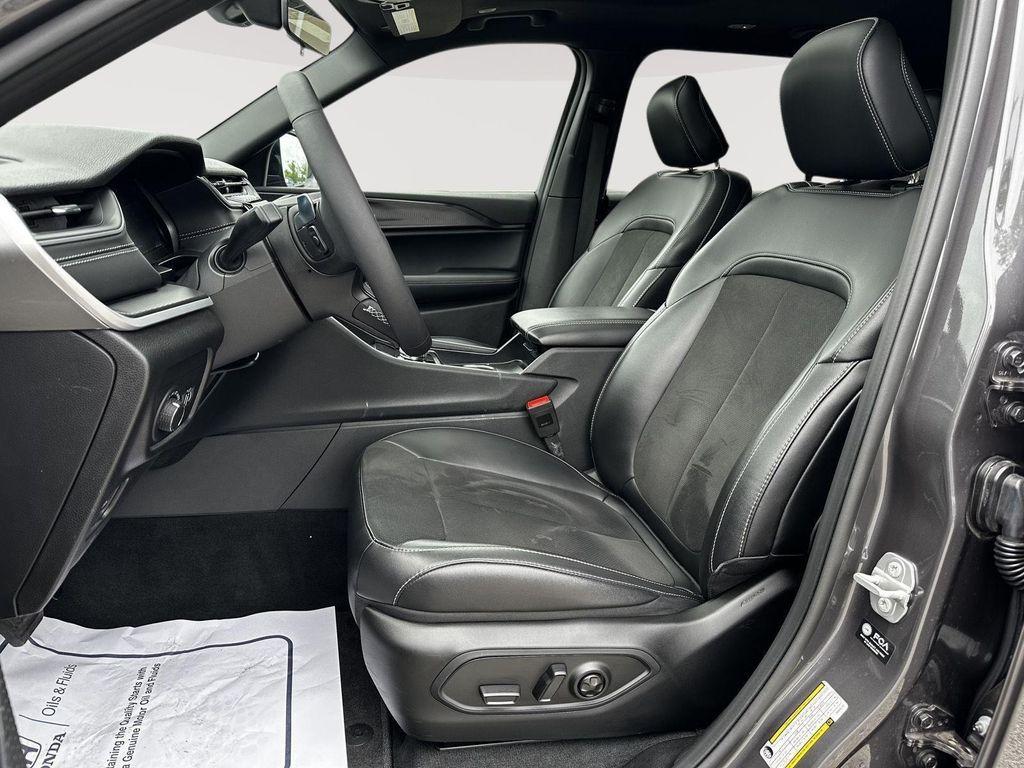 used 2025 Jeep Grand Cherokee L car, priced at $38,000