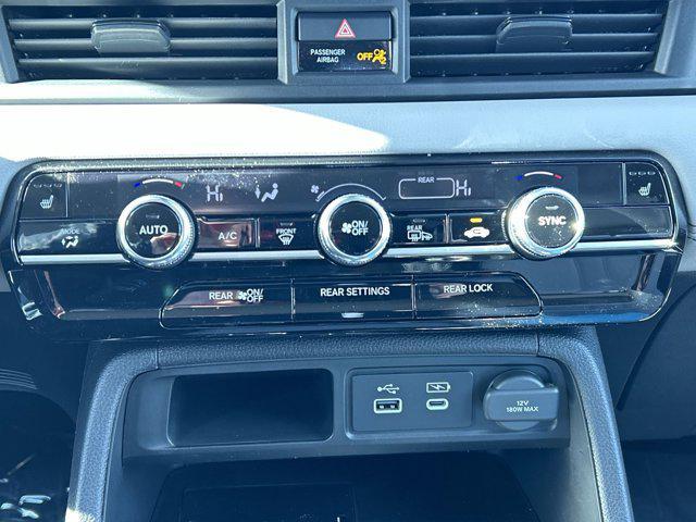 new 2025 Honda Pilot car, priced at $51,550