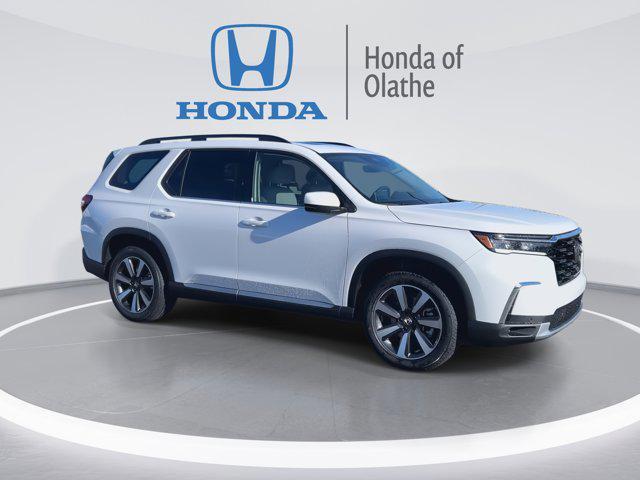new 2025 Honda Pilot car, priced at $51,550