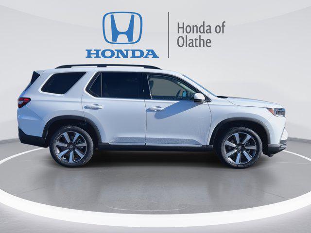 new 2025 Honda Pilot car, priced at $51,550