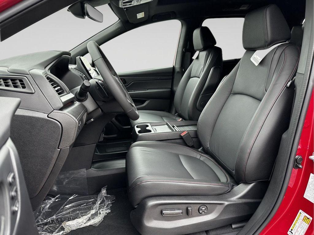 new 2026 Honda Odyssey car, priced at $43,497