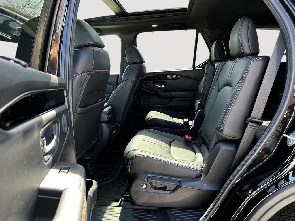 used 2024 Honda Pilot car, priced at $43,000