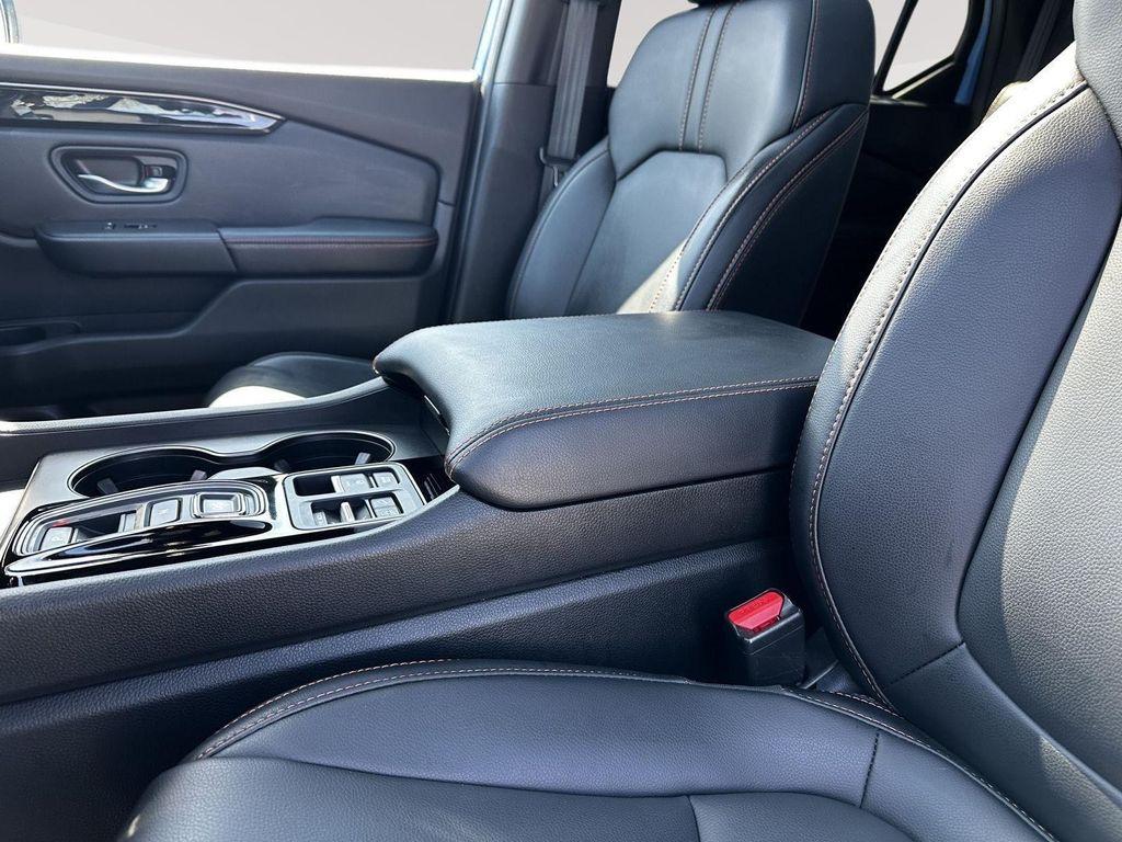 used 2024 Honda Pilot car, priced at $43,000