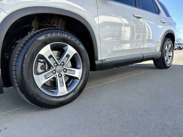 used 2025 Honda Pilot car, priced at $43,000