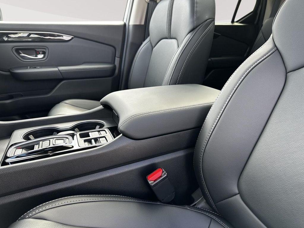 used 2025 Honda Pilot car, priced at $49,000