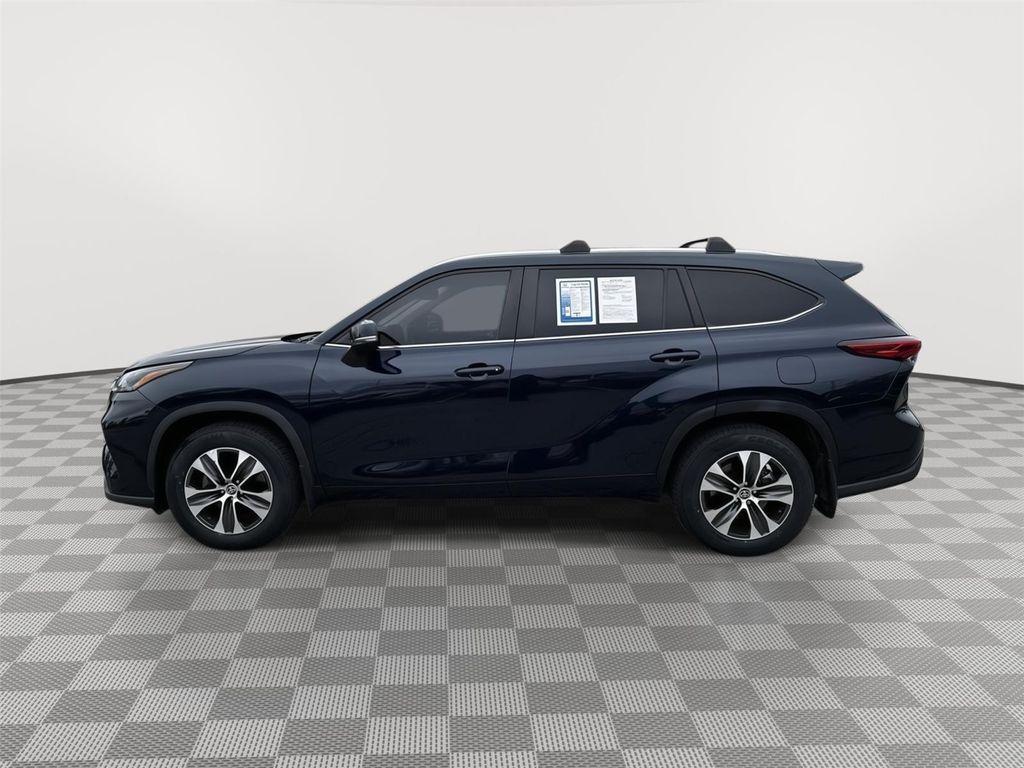 used 2023 Toyota Highlander car, priced at $35,000