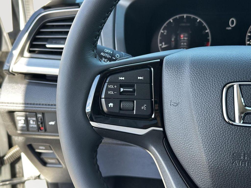 used 2026 Honda Odyssey car, priced at $46,500