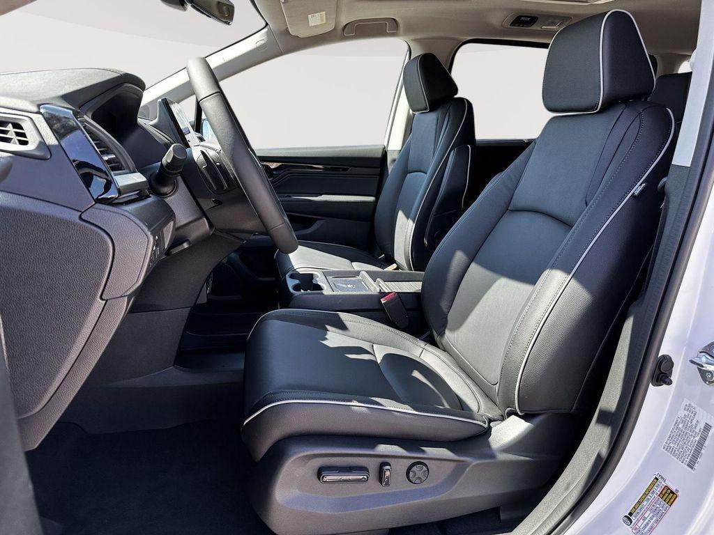 new 2026 Honda Odyssey car, priced at $46,695