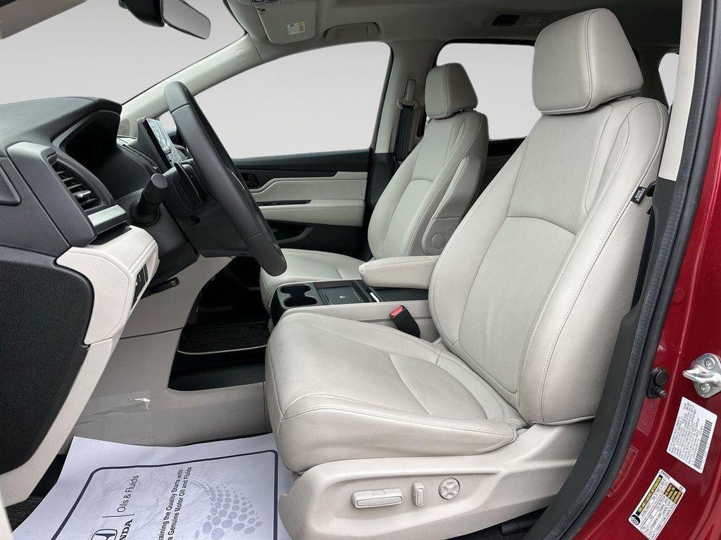 used 2025 Honda Odyssey car, priced at $39,500