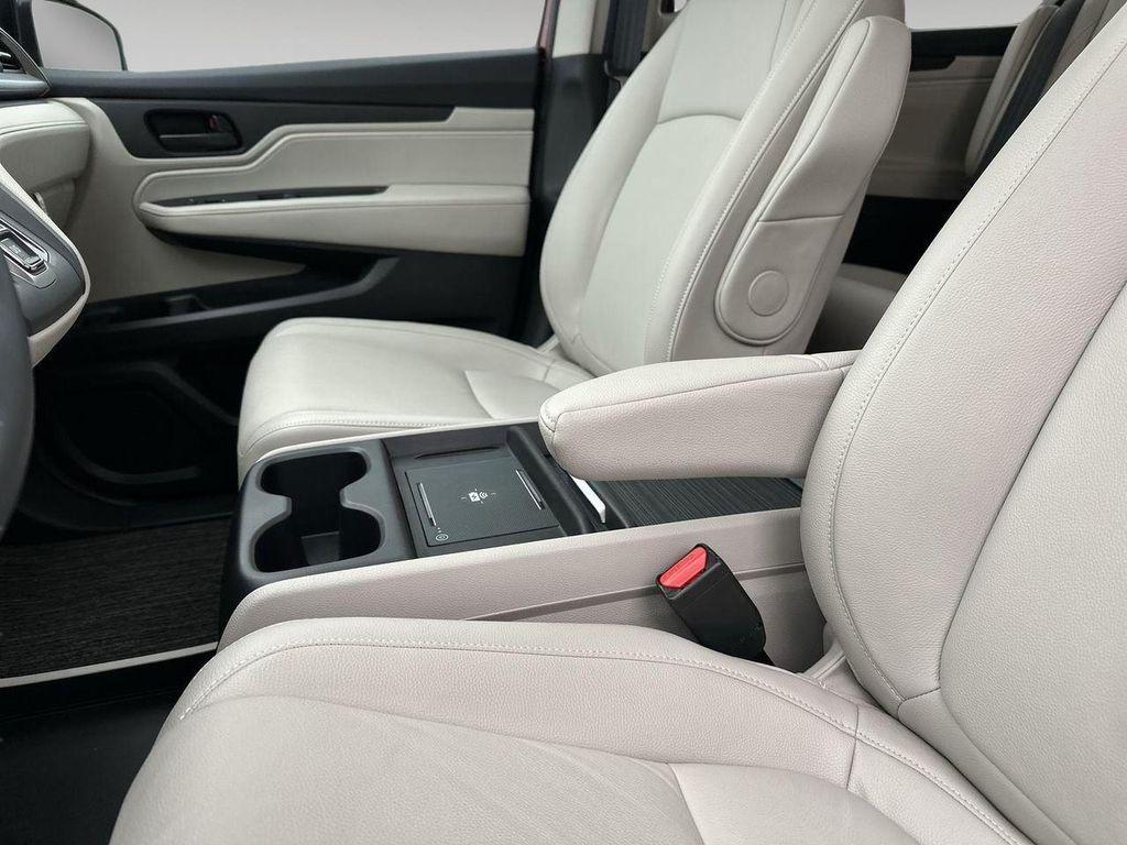 used 2025 Honda Odyssey car, priced at $39,500