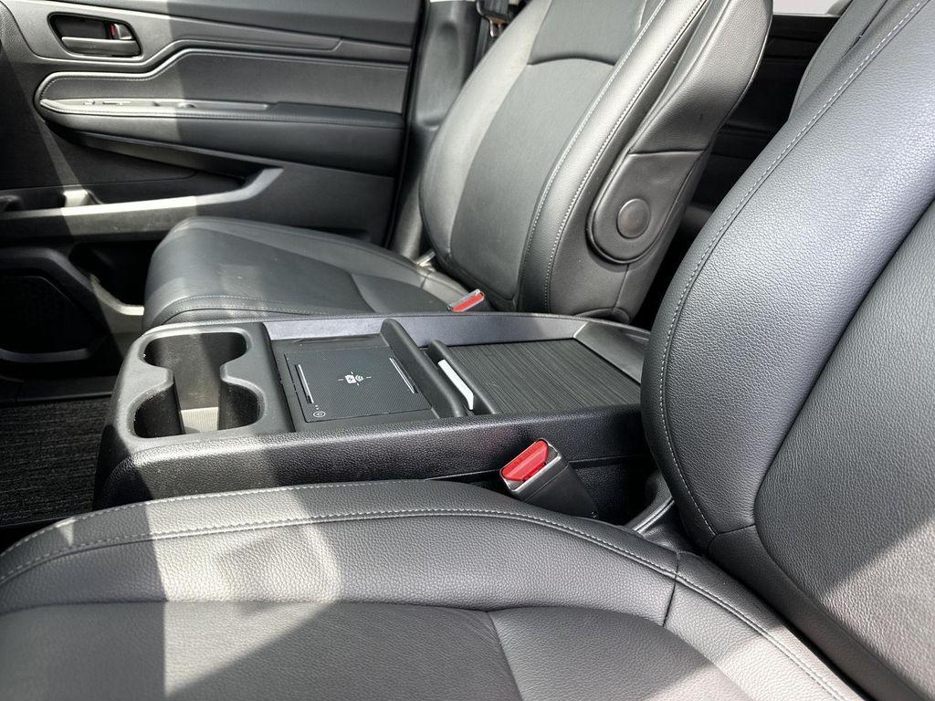 used 2025 Honda Odyssey car, priced at $40,000