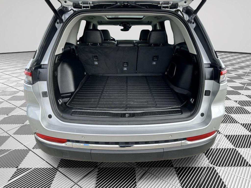 used 2022 Jeep Grand Cherokee car, priced at $28,000