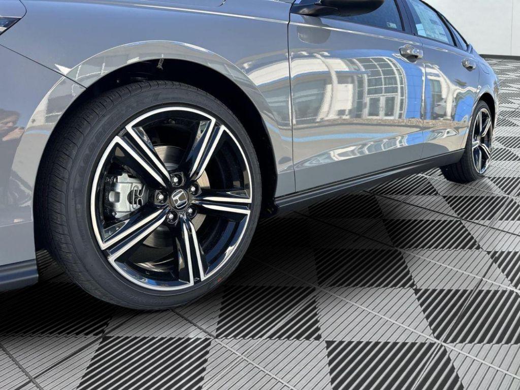 new 2025 Honda Accord Hybrid car, priced at $33,305