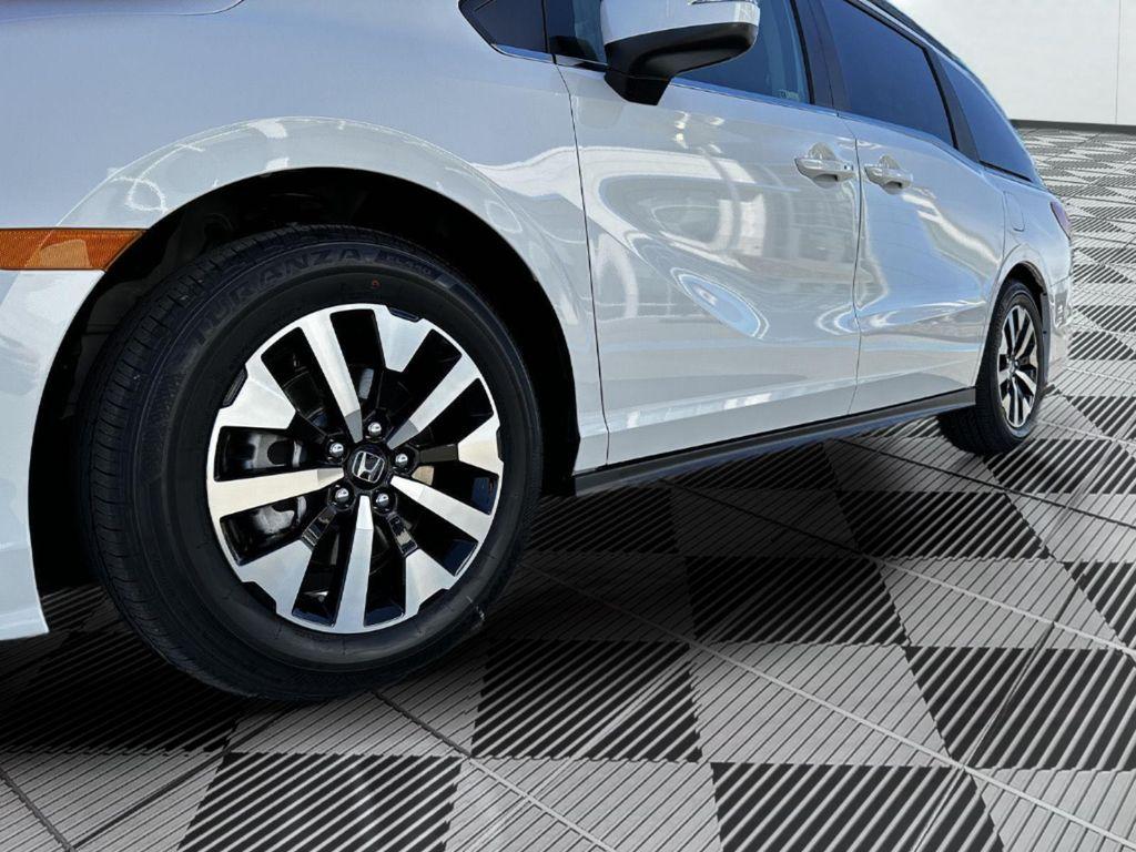 new 2026 Honda Odyssey car, priced at $43,340