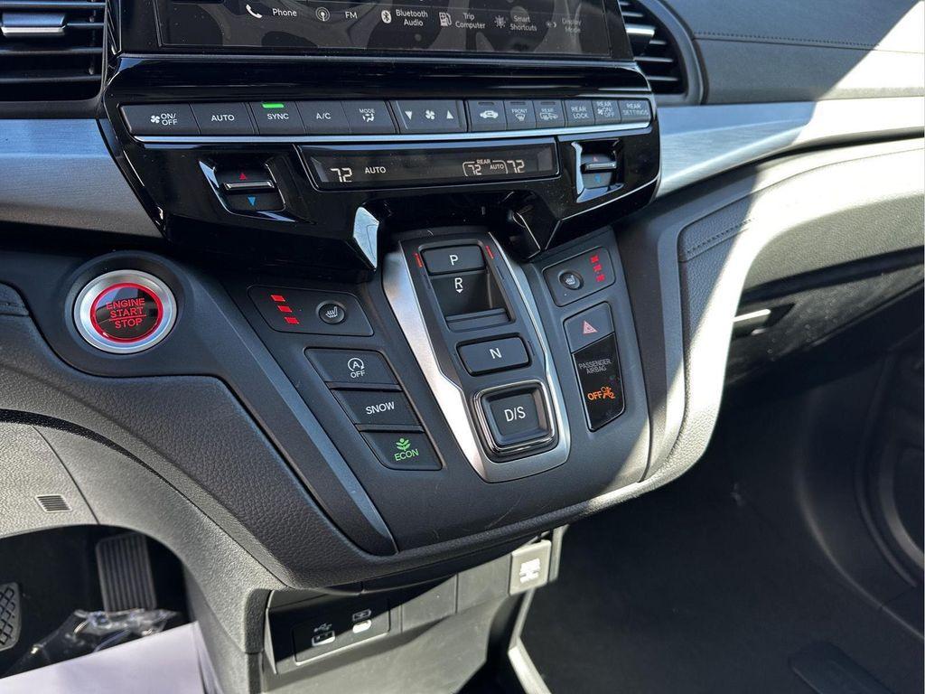 new 2026 Honda Odyssey car, priced at $43,340