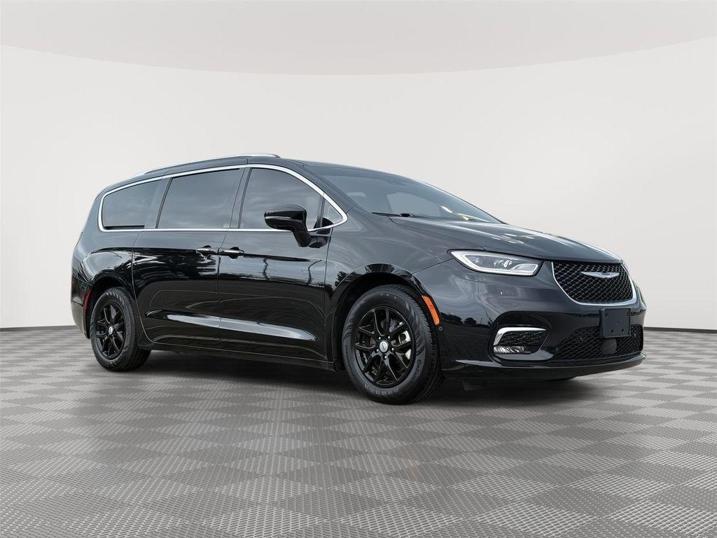 used 2021 Chrysler Pacifica car, priced at $19,000