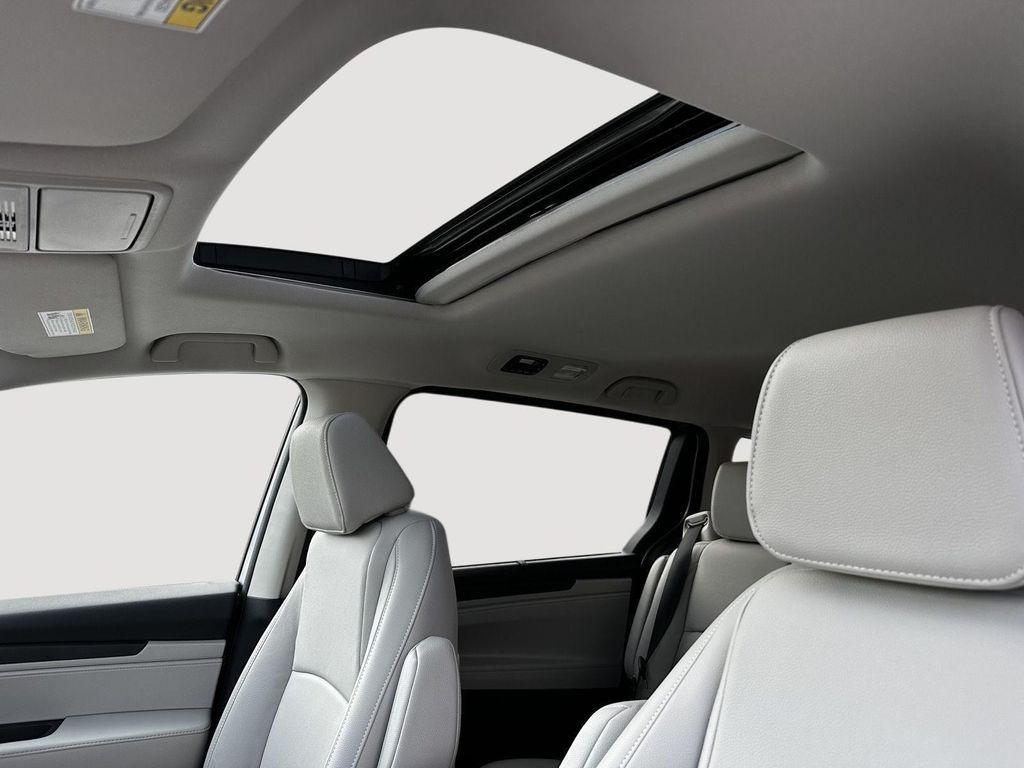 new 2026 Honda Odyssey car, priced at $41,290