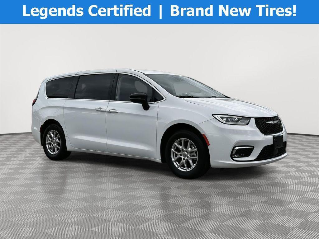 used 2024 Chrysler Pacifica car, priced at $27,000