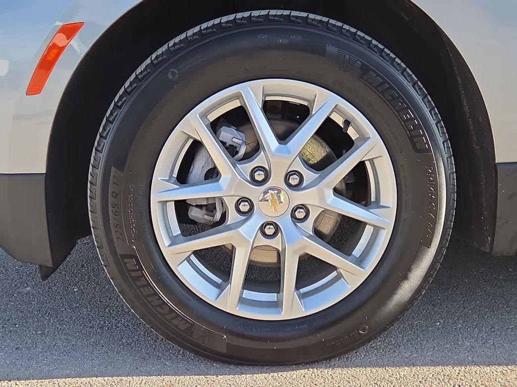 used 2024 Chevrolet Equinox car, priced at $25,986