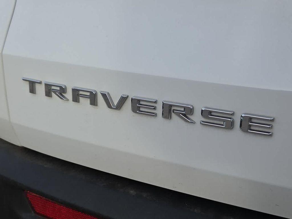 used 2025 Chevrolet Traverse car, priced at $37,986
