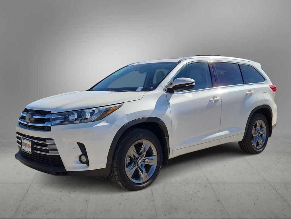 used 2018 Toyota Highlander car, priced at $24,986