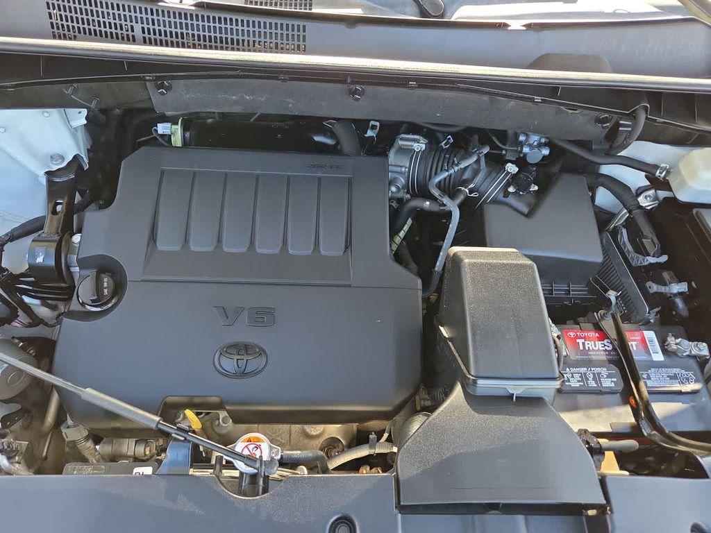 used 2014 Toyota Highlander car, priced at $16,986