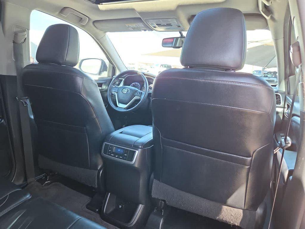 used 2014 Toyota Highlander car, priced at $16,986