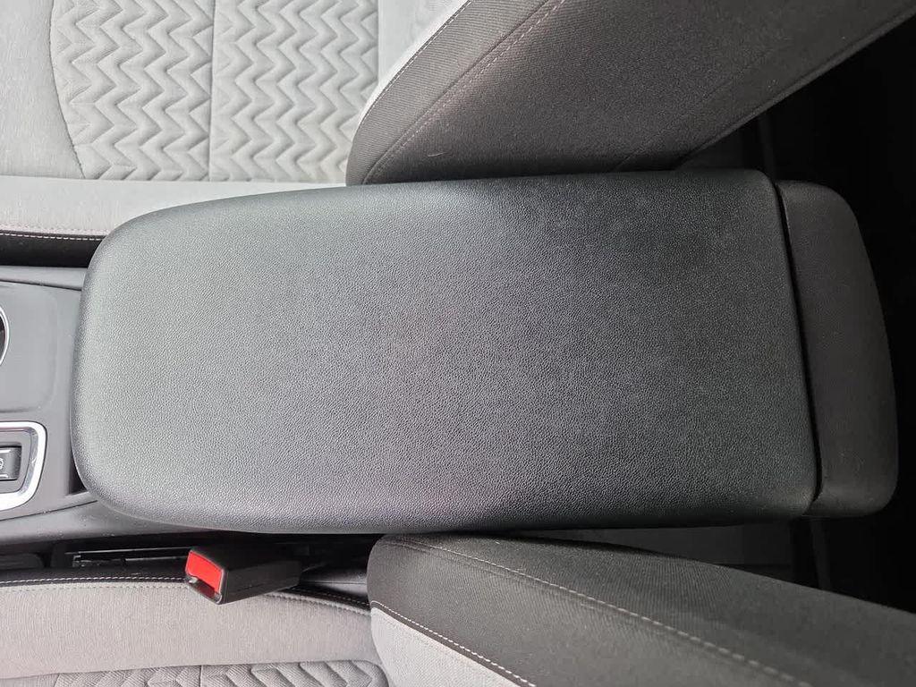 used 2024 Chevrolet Equinox car, priced at $24,986