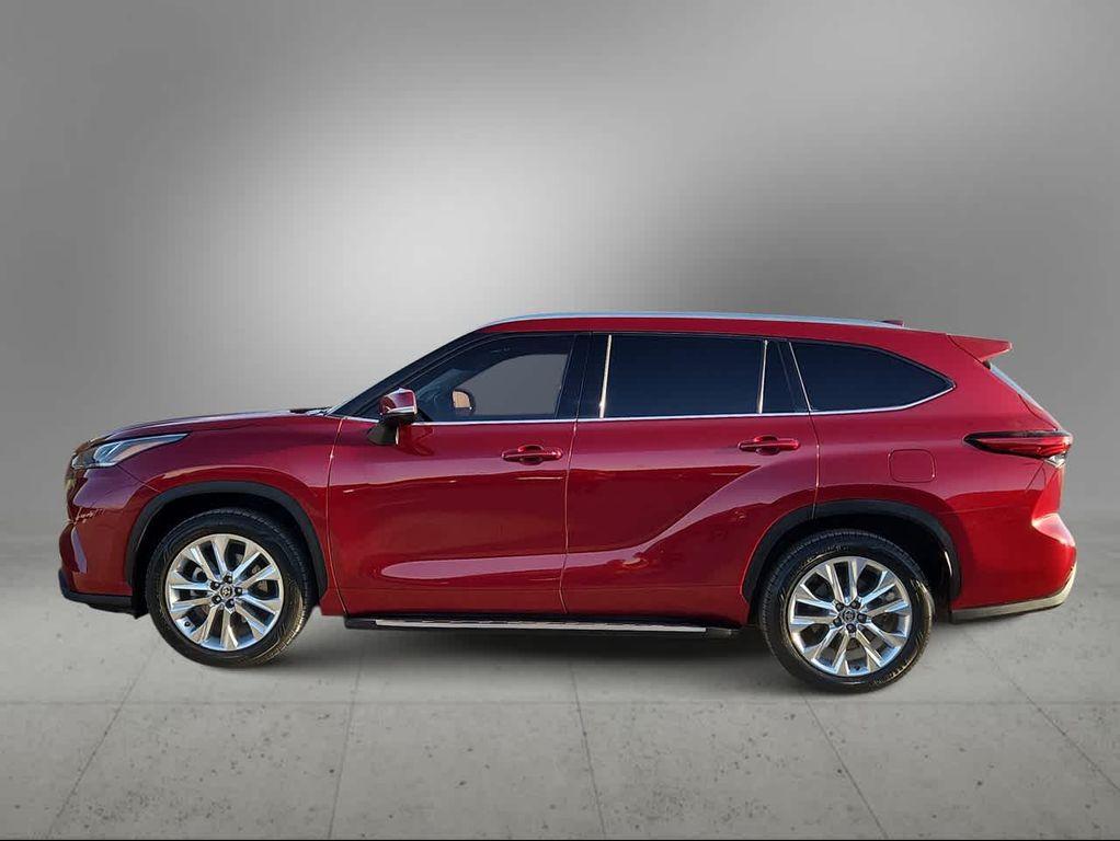 used 2021 Toyota Highlander car, priced at $33,986