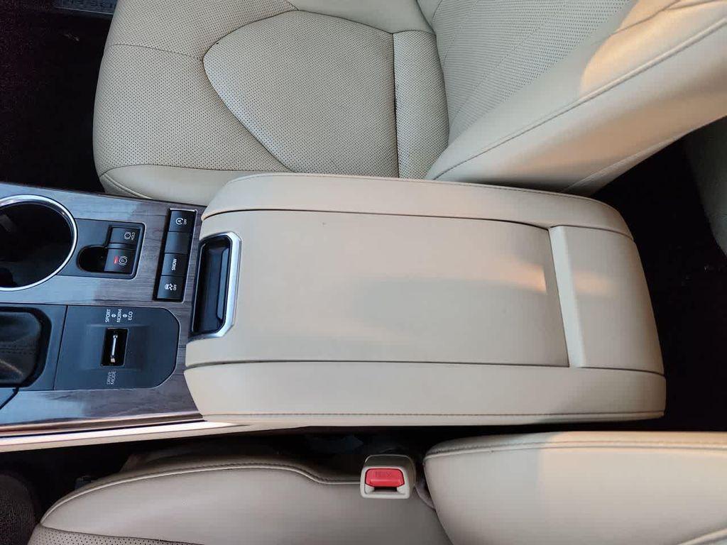 used 2021 Toyota Highlander car, priced at $33,986