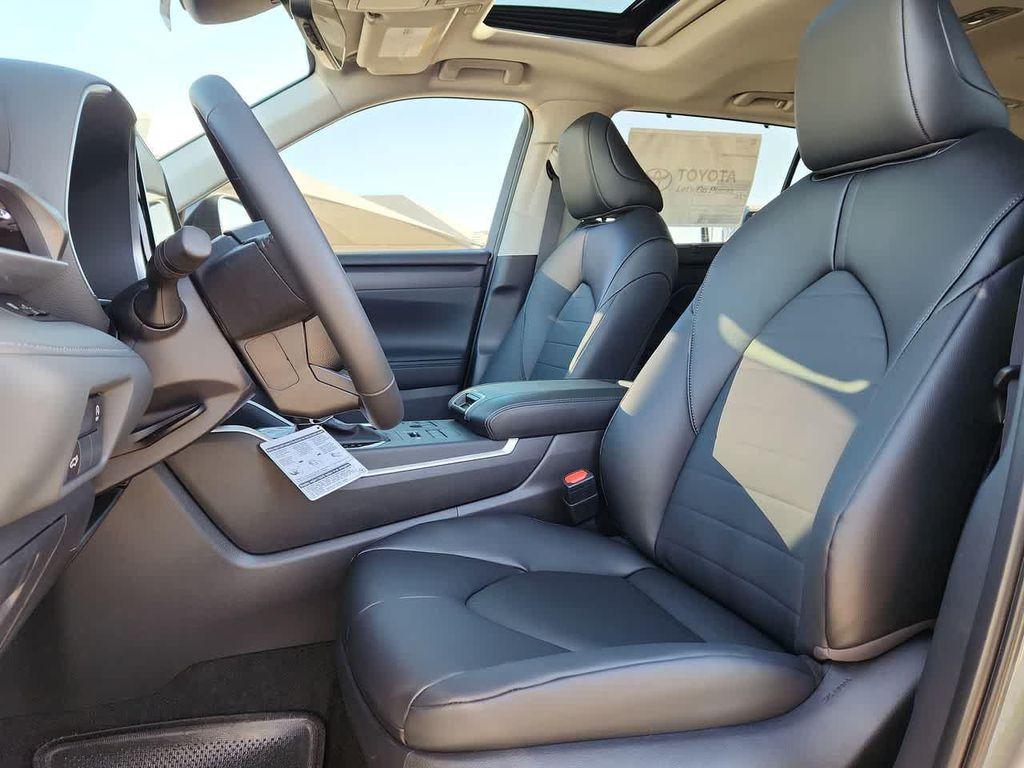 new 2026 Toyota Highlander car, priced at $50,952